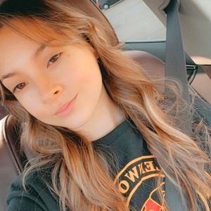 Meet your Posher, Alexis